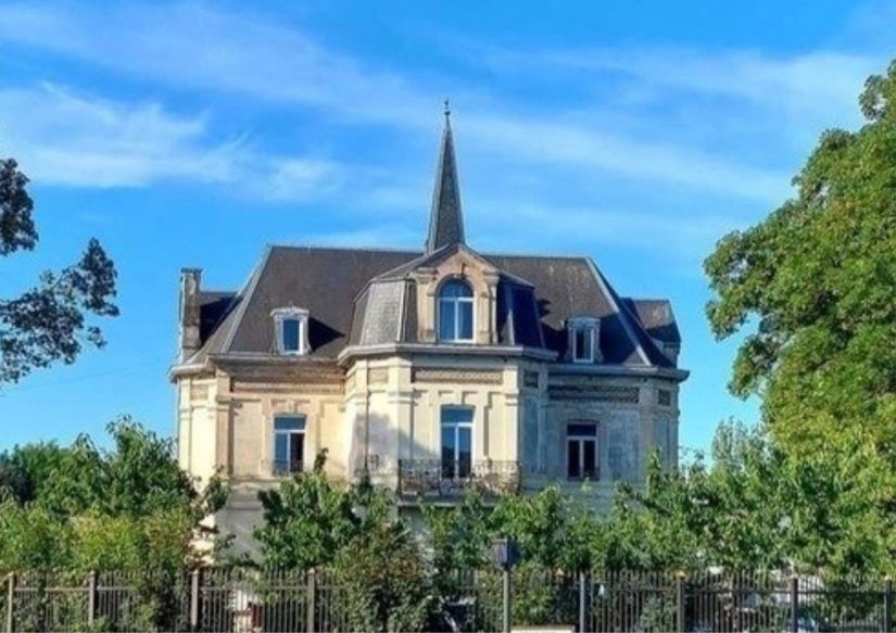 Château Lixon à Louvroil